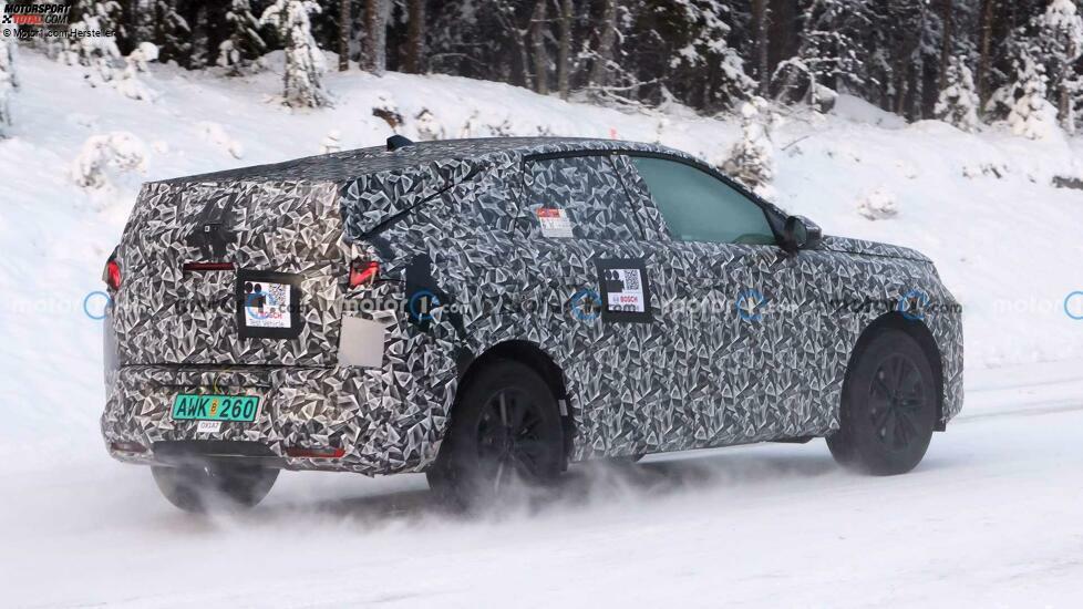 Peugeot 3008 auf neuen Erlkönigbildern