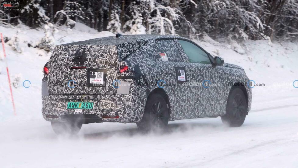 Peugeot 3008 auf neuen Erlkönigbildern
