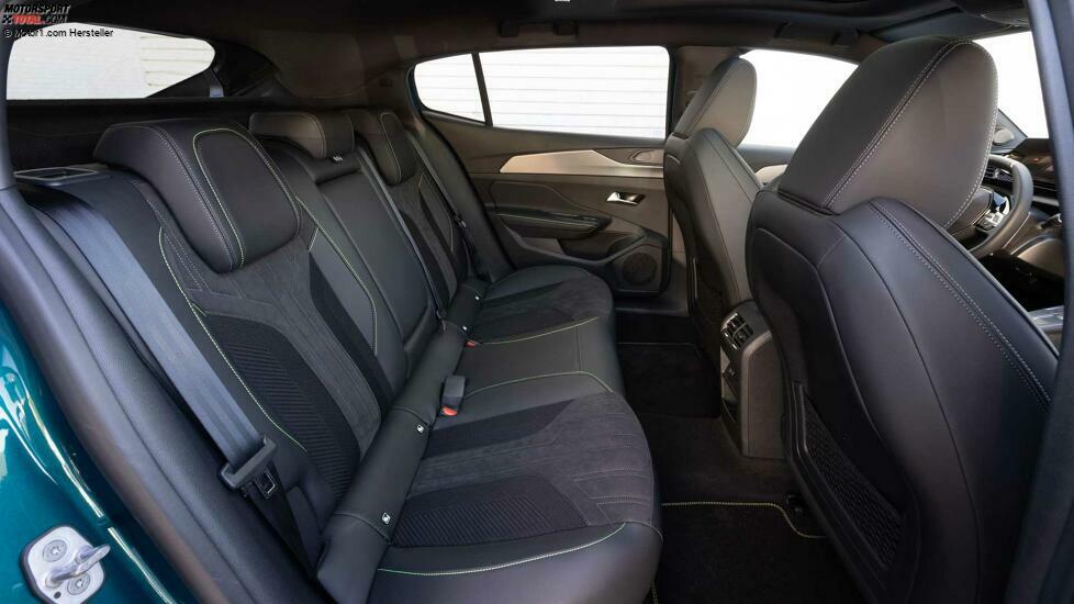 Peugeot 408 Hybrid 225 e-EAT8 (2022) im Test