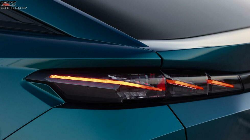 Peugeot 408 Hybrid 225 e-EAT8 (2022) im Test