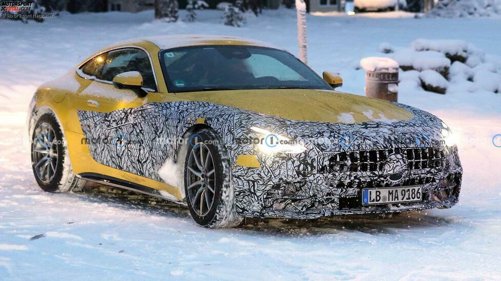 Mercedes-AMG GT Coupe (2023) mit weniger Tarnung erwischt