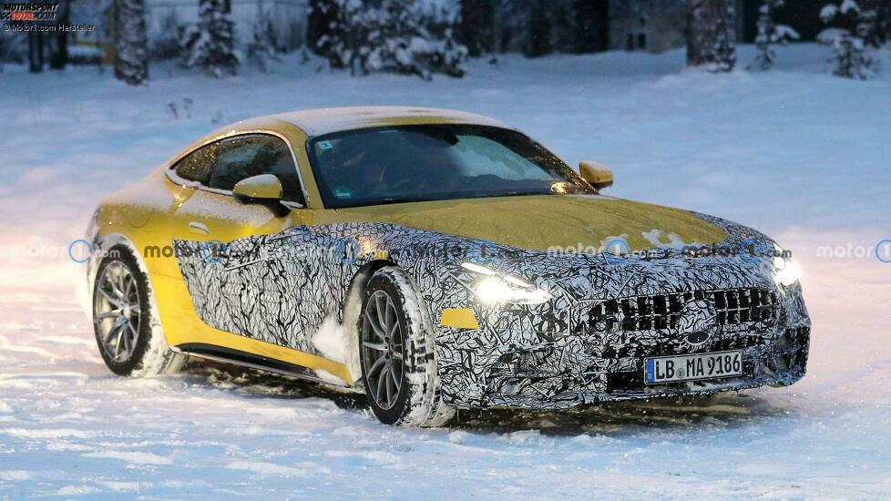 Mercedes-AMG GT Coupe (2023) mit weniger Tarnung erwischt