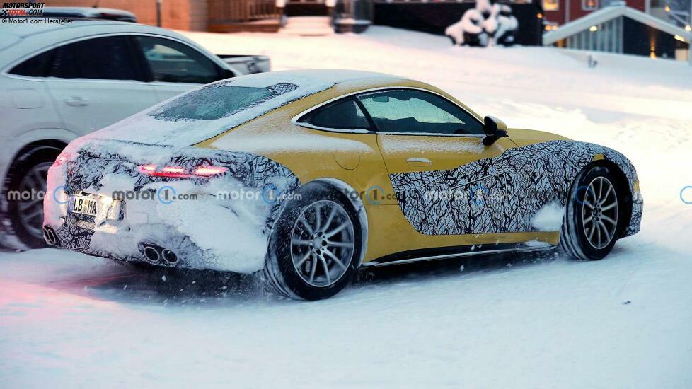 Mercedes-AMG GT Coupe (2023) mit weniger Tarnung erwischt