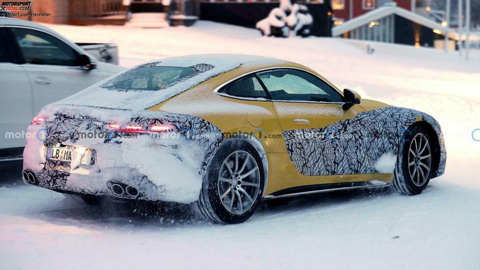 Mercedes-AMG GT Coupe (2023) mit weniger Tarnung erwischt