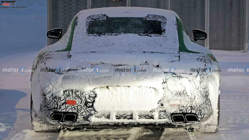 Mercedes-AMG GT Coupe (2023) mit weniger Tarnung erwischt