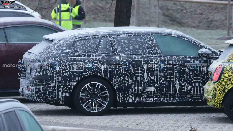 BMW 5er Touring PHEV (2023) auf ersten Erlkönigbildern