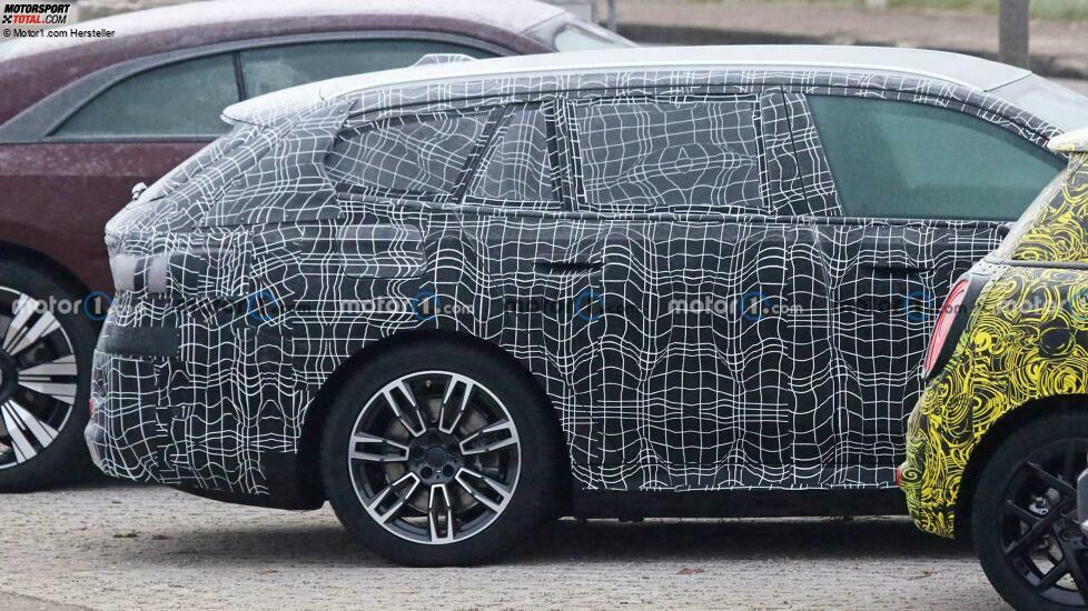 BMW 5er Touring PHEV (2023) auf ersten Erlkönigbildern