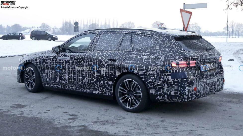 BMW i5 Touring (2023) als Erlkönig erwischt