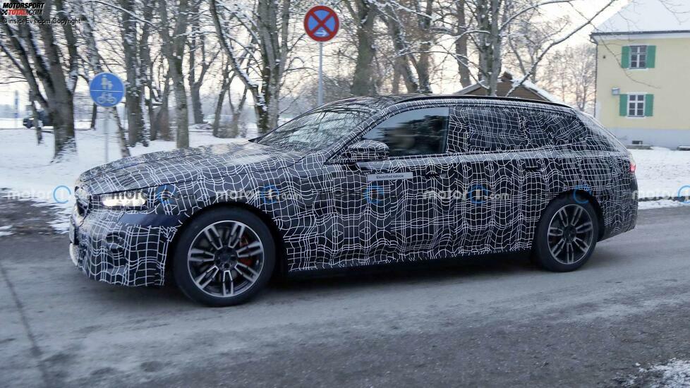 BMW i5 Touring (2023) als Erlkönig erwischt