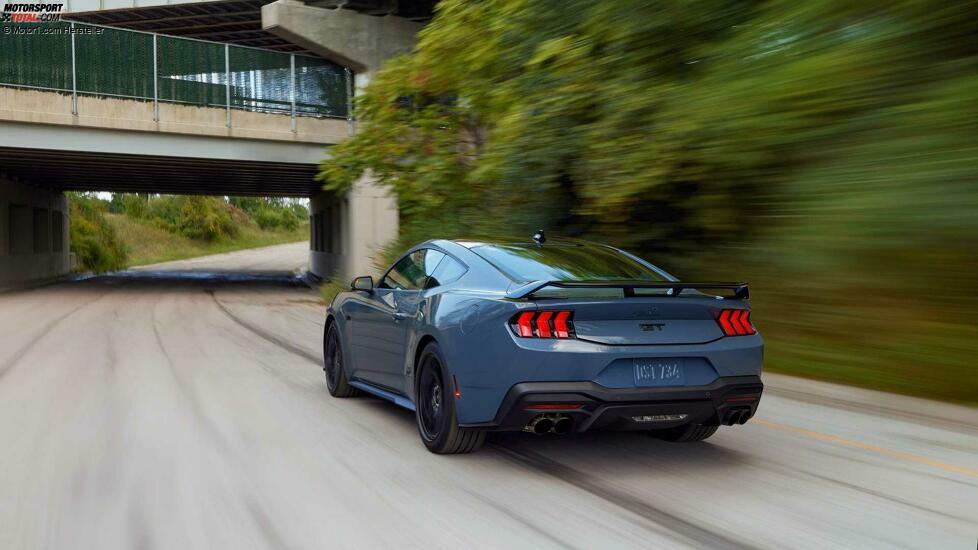 Ford Mustang Dark Horse