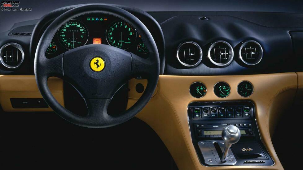 Ferrari 456M GTA 1998, das Armaturenbrett der Automatikversion