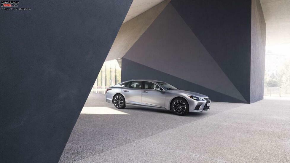 Lexus LS (2023)