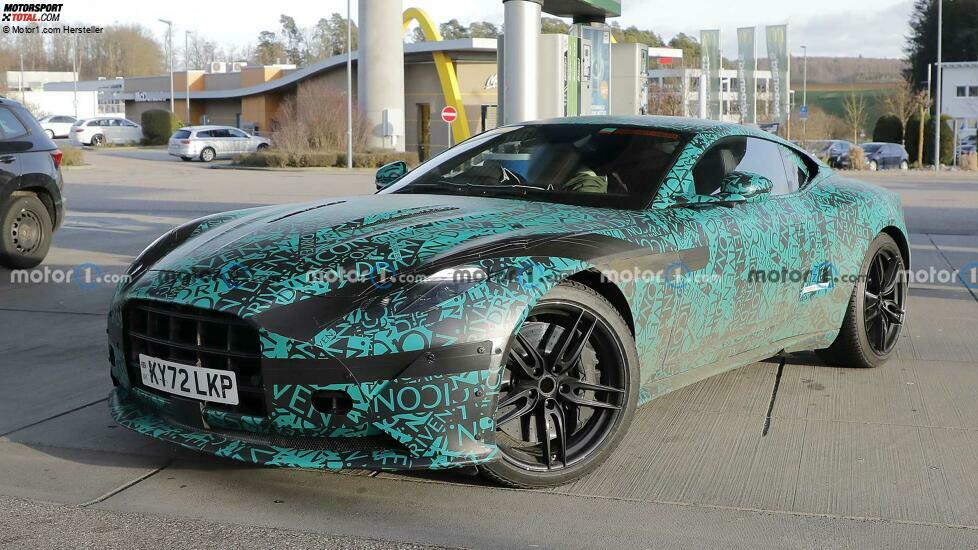 Aston Martin DB12 (2025) als Erlkönig