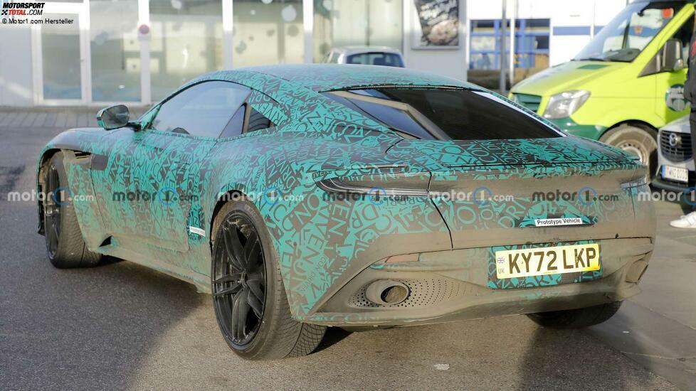Aston Martin DB12 (2025) als Erlkönig
