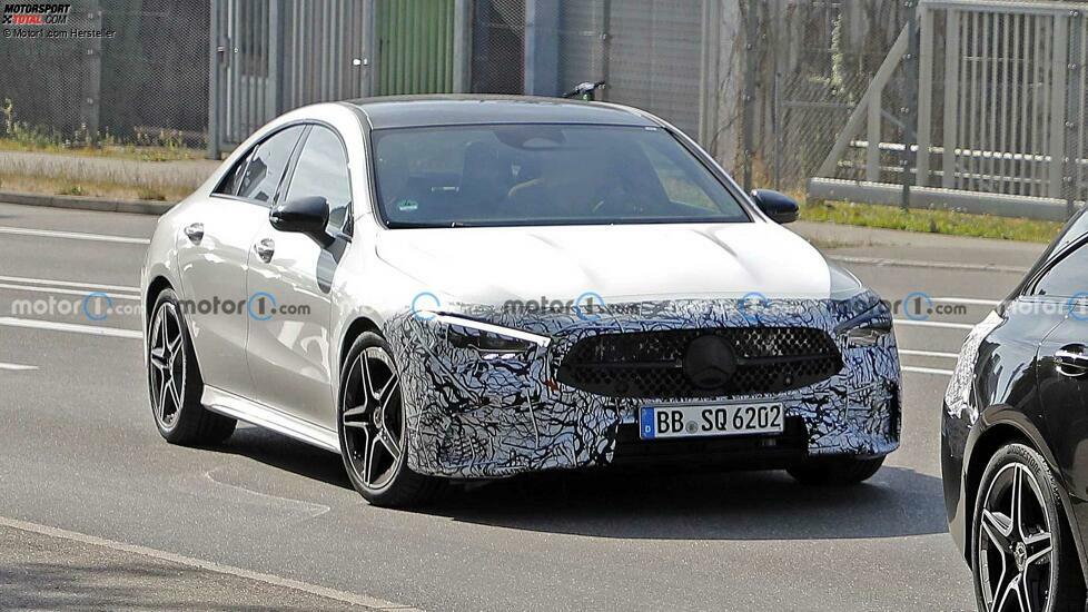 Mercedes-Benz CLA und CLA Shooting Brake als Facelift-Erlkönig erwischt