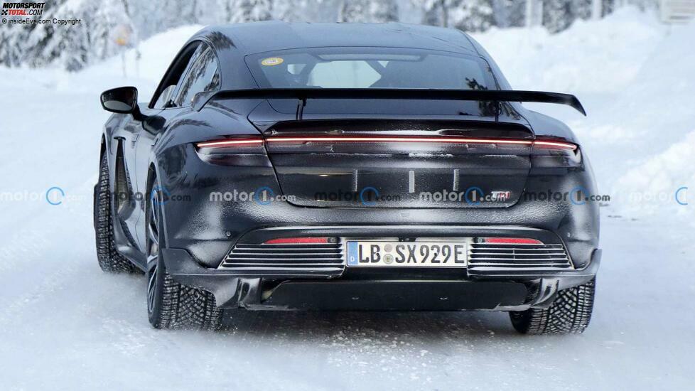 High-Performance Porsche Taycan erwischt