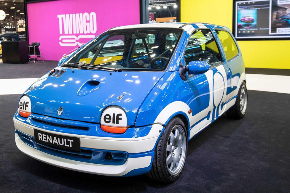 Der erste Renault Twingo wird 30 Jahre alt: Das feierte der Hersteller auf der Retromobile 2023 in Paris und zeigte dort eine kaum bekannte Version mit 150 PS