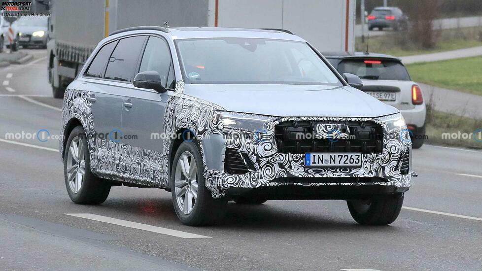 Audi Q7 (2024) mit zweitem Facelift als Erlkönig