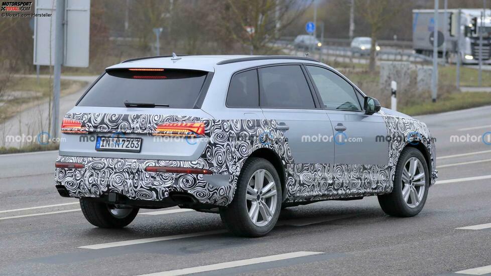 Audi Q7 (2024) mit zweitem Facelift als Erlkönig