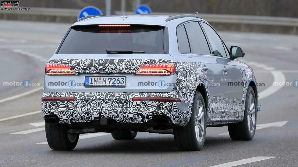 Audi Q7 (2024) mit zweitem Facelift als Erlkönig