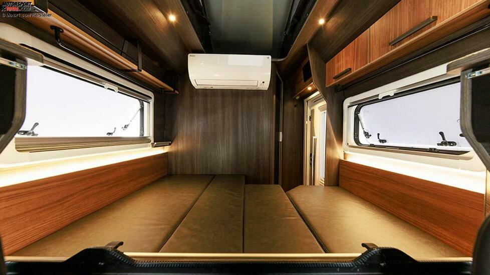 Toyota Hilux Camper von Direct Cars