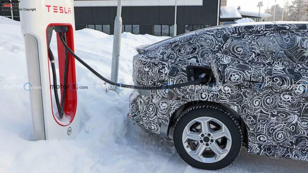 BMW iX2 (2023) erstmals als Prototyp erwischt