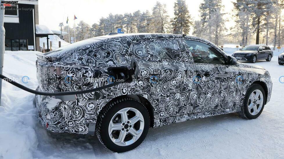 BMW iX2 (2023) erstmals als Prototyp erwischt