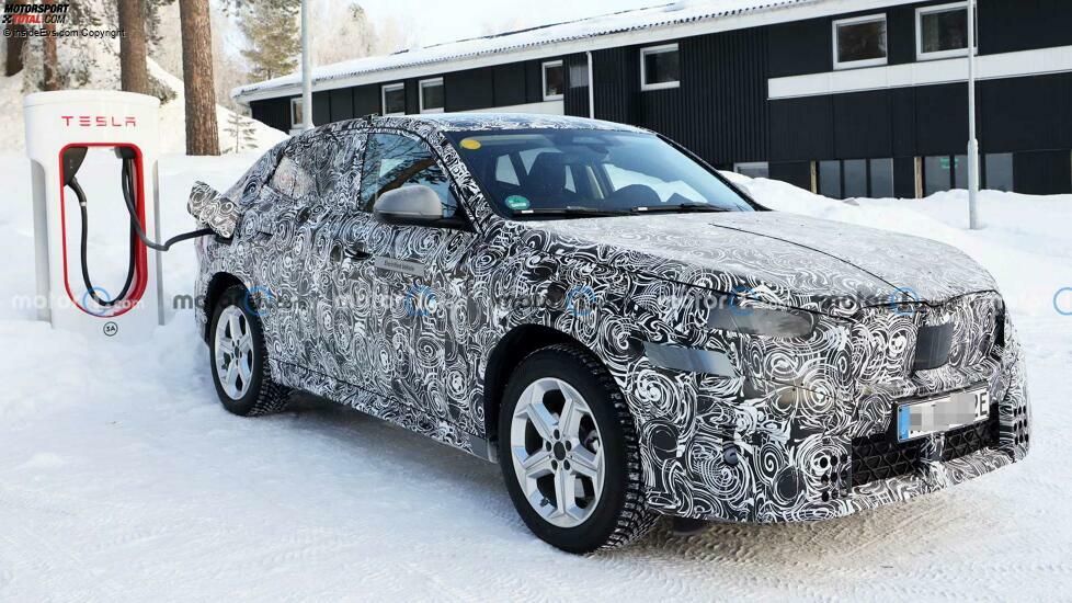 BMW iX2 (2023) erstmals als Prototyp erwischt