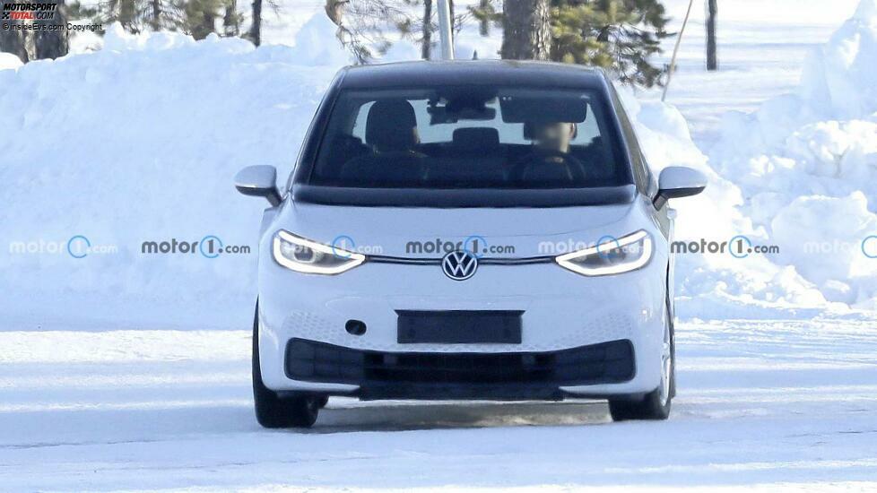 VW ID.2 (2026) als Erlkönig erwischt