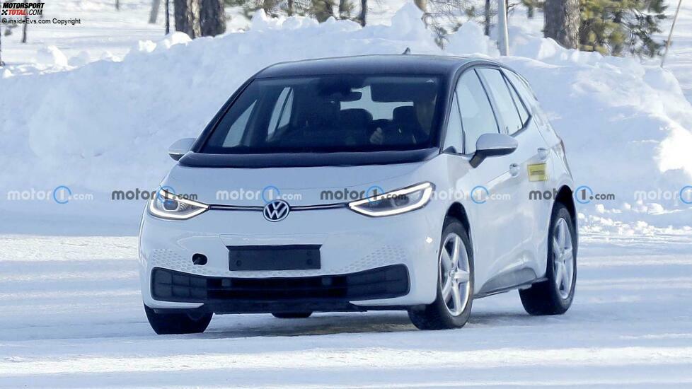 VW ID.2 (2026) als Erlkönig erwischt