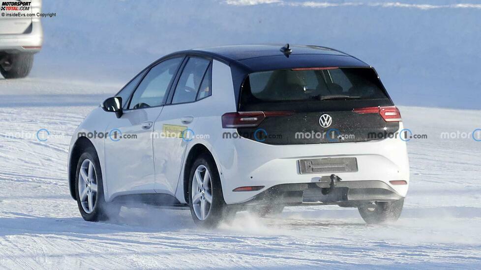 VW ID.2 (2026) als Erlkönig erwischt
