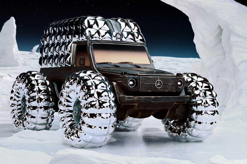 Mercedes und das italienische Luxusmodehaus Moncler haben für eine einmalige G-Klasse zusammengearbeitet, die auf der Londoner Modewoche 2023 präsentiert wurde