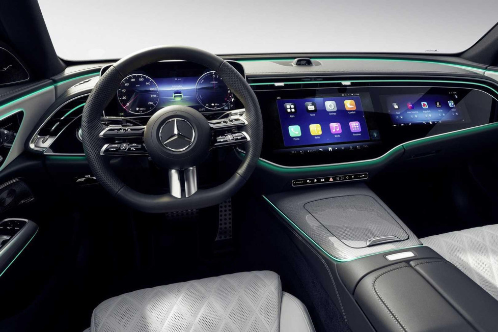 Mercedes startet die Teaser-Kampagne für die nächste Generation der E-Klasse und zeigt das Cockpit der Limousine der Baureihe 214