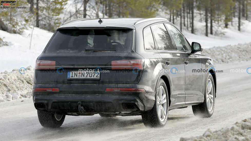 Audi Q7 (2024) mit Facelift als Erlkönig