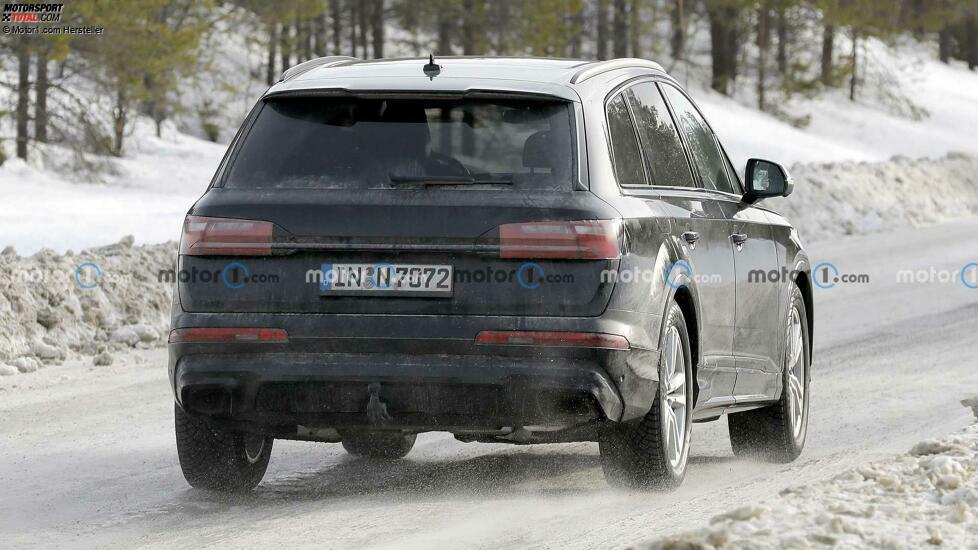 Audi Q7 (2024) mit Facelift als Erlkönig