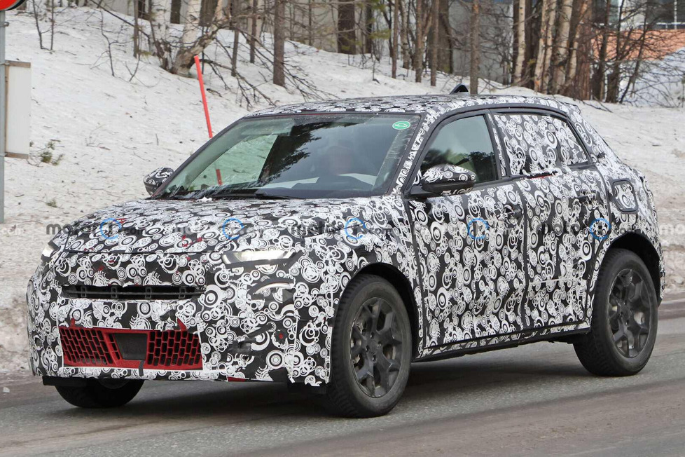 Fiat scheint an einem Nachfolger des 500X zu arbeiten: Das kleine SUV wurde jetzt erwischt, technisch könnte es auf dem Jeep Avenger basieren
