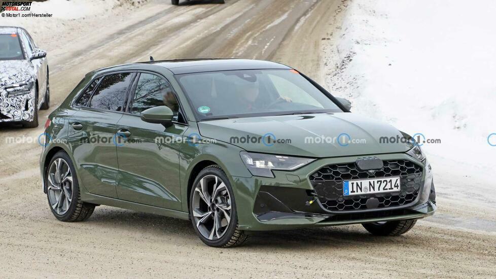 Audi A3 Sportback Facelift (2023) fast ohne Tarnung erwischt