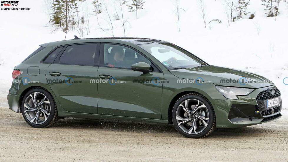 Audi A3 Sportback Facelift (2023) fast ohne Tarnung erwischt
