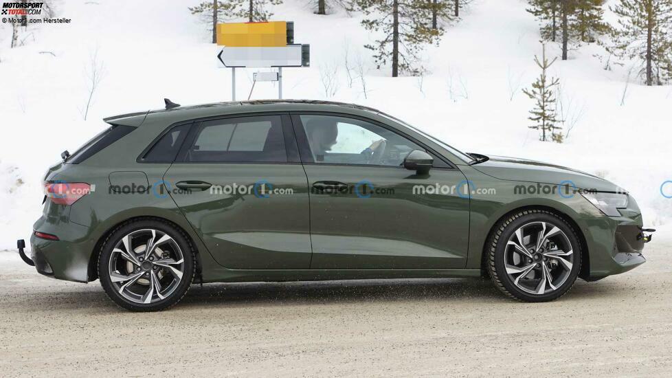 Audi A3 Sportback Facelift (2023) fast ohne Tarnung erwischt