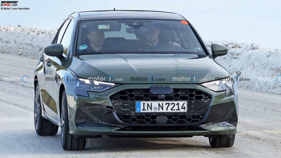 Audi A3 Sportback Facelift (2023) fast ohne Tarnung erwischt