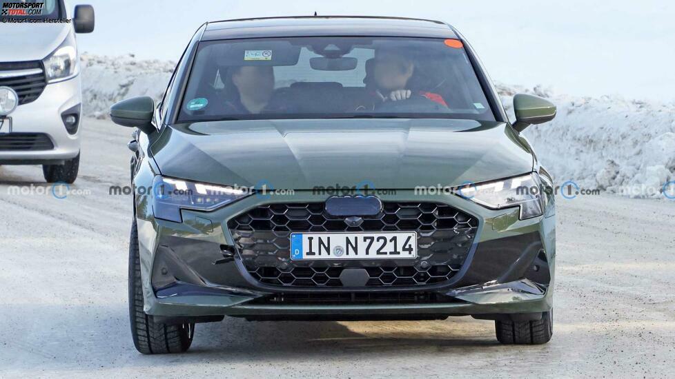 Audi A3 Sportback Facelift (2023) fast ohne Tarnung erwischt