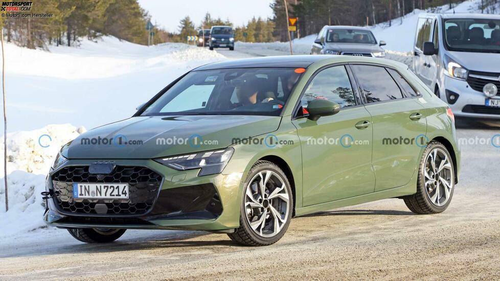 Audi A3 Sportback Facelift (2023) fast ohne Tarnung erwischt