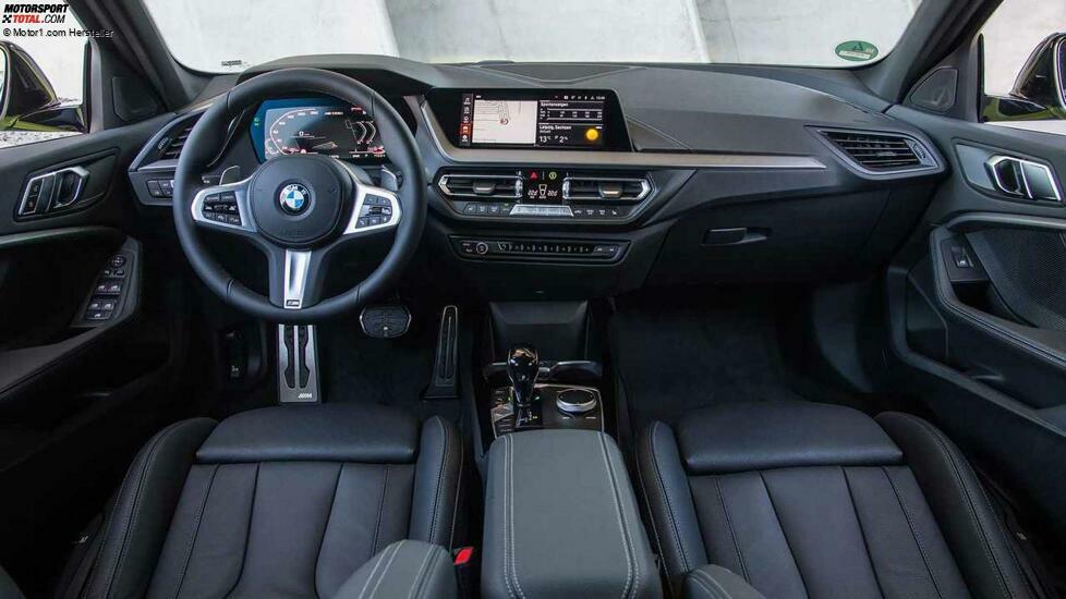 BMW M135i xDrive (2022) im Test