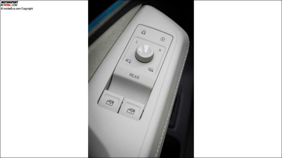 VW ID.7: Konsole in der Fahrertür für Spiegeleinstellung und Fensterheber