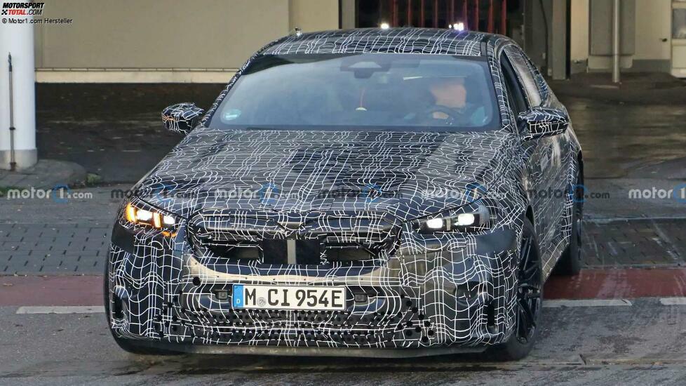 BMW M5 (2024): Neue Erlkönigbilder von Interieur und Exterieur