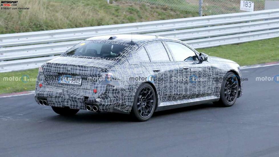 BMW M5 (2024): Neue Erlkönigbilder von Interieur und Exterieur