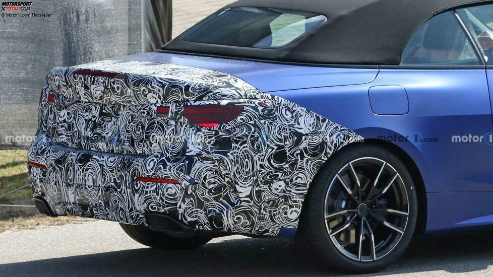 BMW 4er Cabrio Facelift (2023) auf ersten Erlkönigfotos