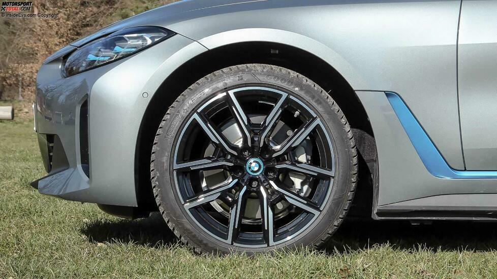 BMW i4 eDrive35 (2023) im Test