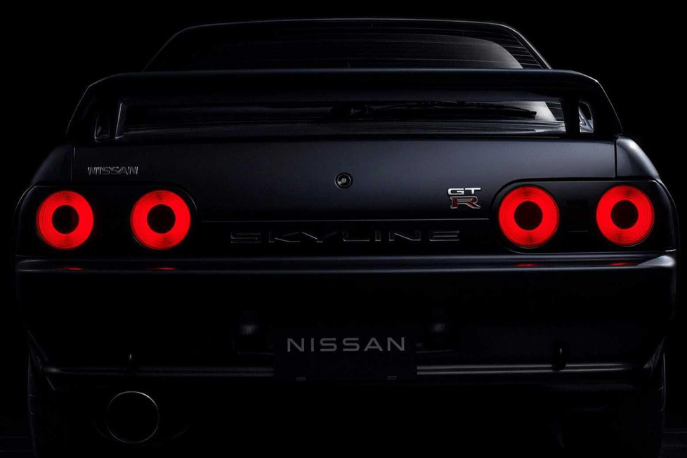 Nissan hat die Arbeit an einem Elektro-Umbau seines ikonischen Skyline GT-R R32 begonnen: Aktuell hört man aber noch einen Verbrenner und sieht einen Auspuff