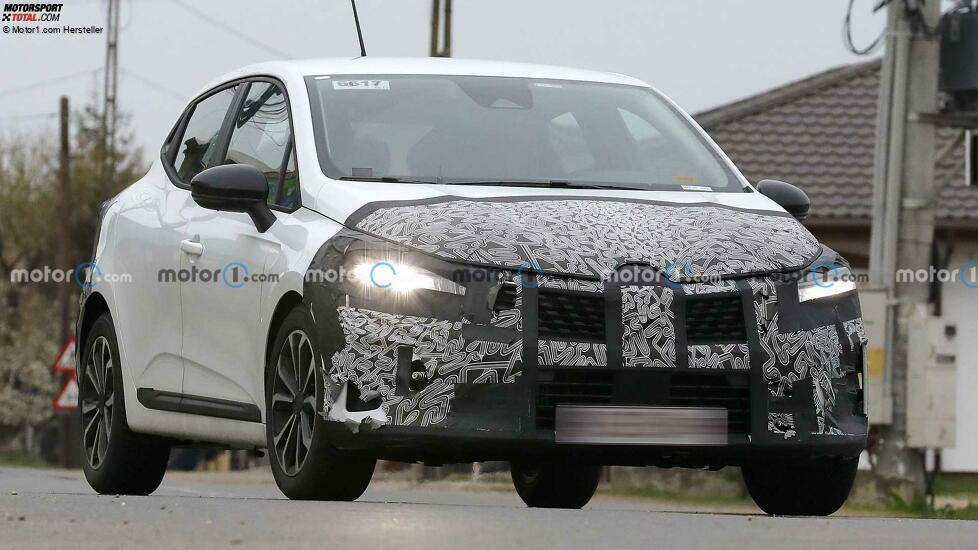 Renault Clio (2023) mit Facelift als Erlkönig